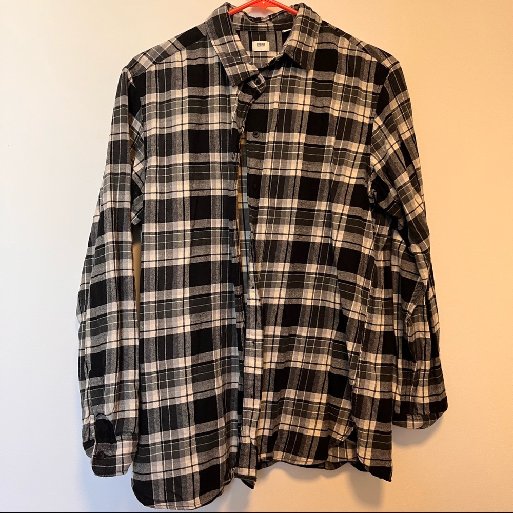 Uniqlo woman’s Black and white flannel. Size L.